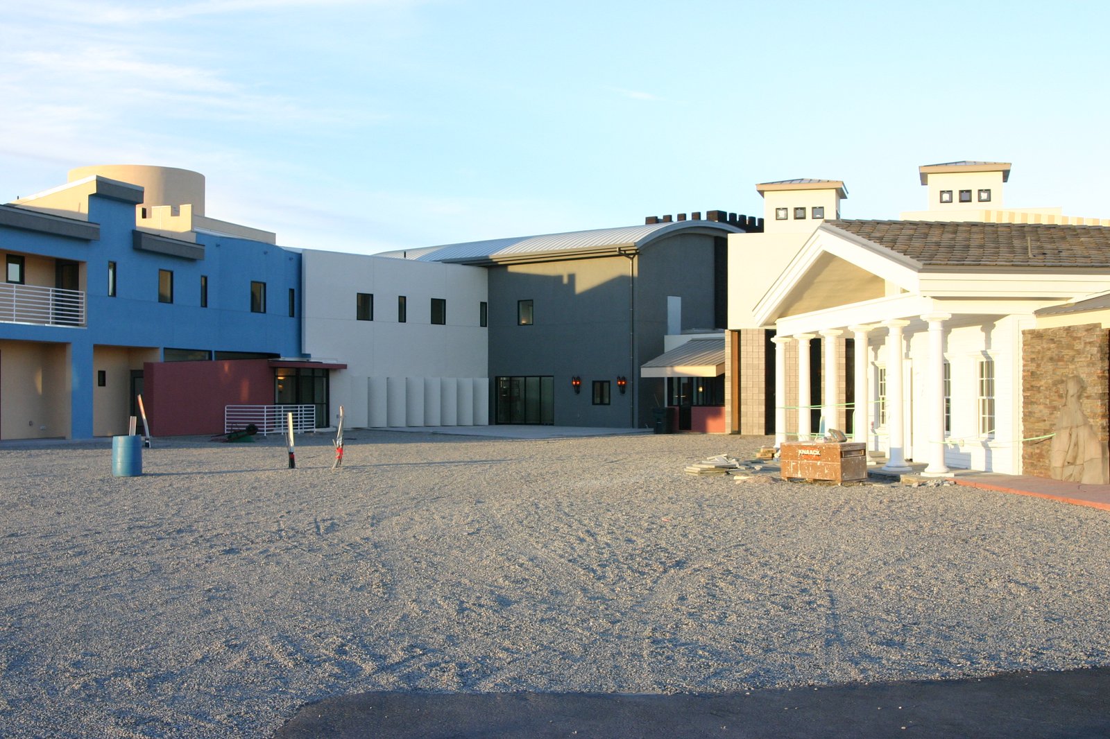 The courtyard at the end of 2006.